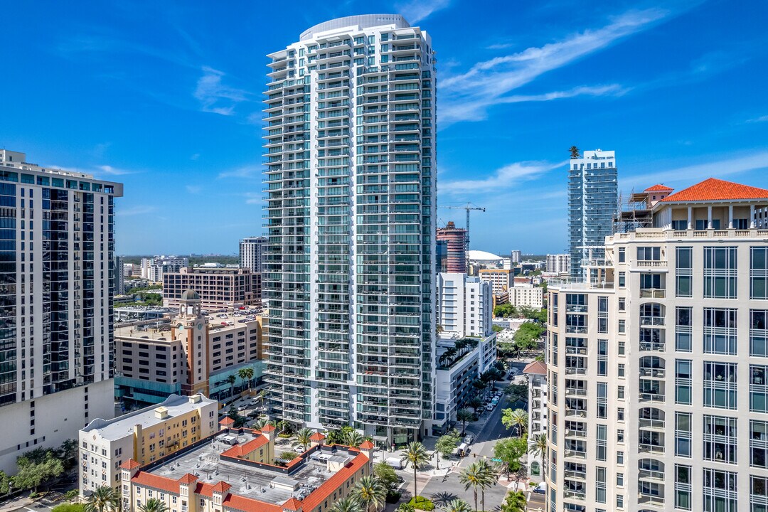 One St. Petersburg in St. Petersburg, FL - Building Photo