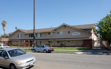 Sandra's Apartments in Riverside, CA - Foto de edificio - Building Photo