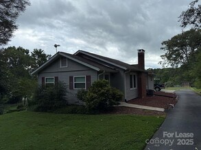 365 Asbury Rd in Candler, NC - Building Photo - Building Photo