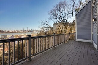 1 Columbus Pl in Cliffside Park, NJ - Building Photo - Building Photo