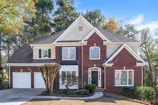 430 Golden Meadows Ln in Suwanee, GA - Building Photo