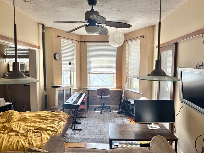 65 Burbank St, Unit 12A in Boston, MA - Building Photo - Building Photo