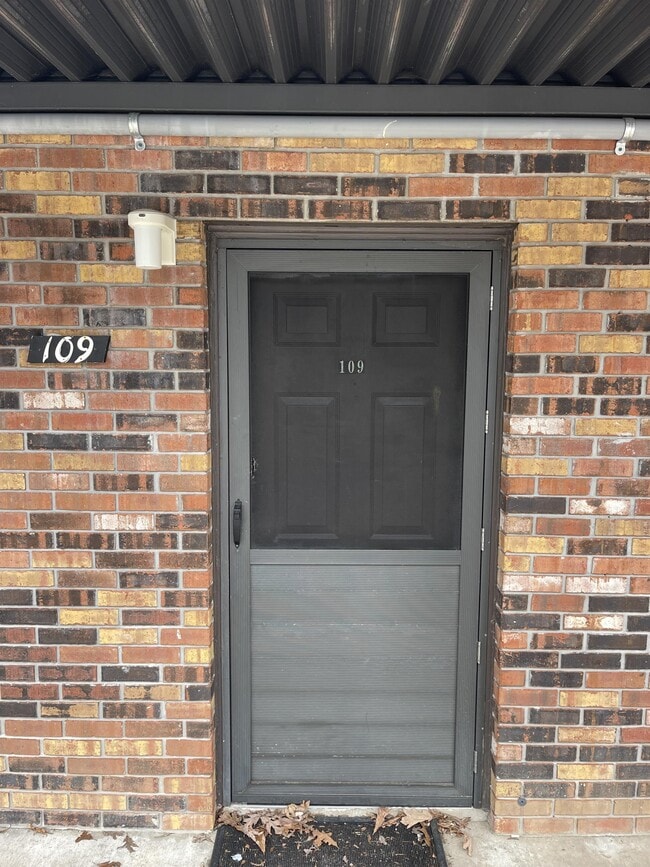 property at 914 Sparta Dr
