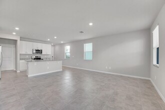 5758 SE Edgewater Cir in Stuart, FL - Building Photo - Building Photo