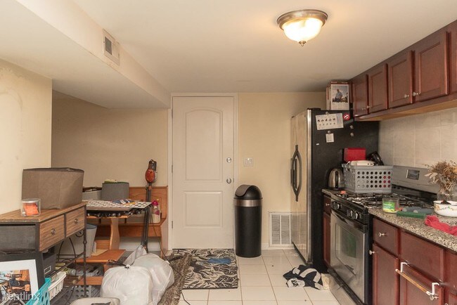 1317 W Foster Ave-Unit -Unit G in Chicago, IL - Building Photo - Building Photo