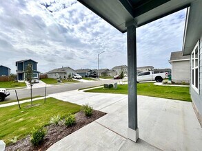 175 Kyanite Dr in Maxwell, TX - Building Photo - Building Photo