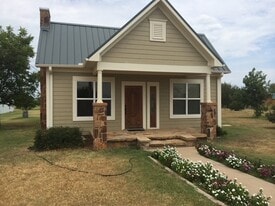 3381 Sartain Rd in Mineral Wells, TX - Building Photo