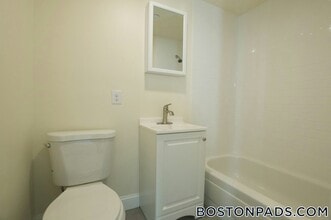 501 E Broadway in Boston, MA - Foto de edificio - Building Photo