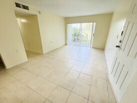 1101 Benoist Farms Rd in West Palm Beach, FL - Building Photo