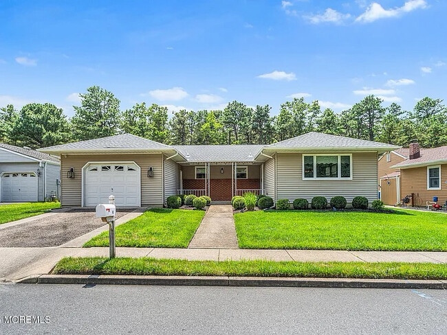 property at 43 Freeport Ct