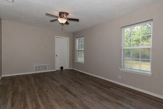 1103 Pecan Ave in Greenville, TX - Foto de edificio - Building Photo