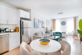 444 W 48th St in New York, NY - Building Photo - Building Photo