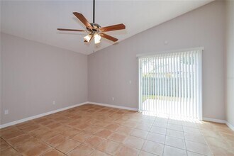 528 Finch Ct in Kissimmee, FL - Foto de edificio - Building Photo