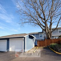 8338 SW Mohawk St in Tualatin, OR - Building Photo