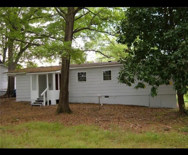 1005 Maxham Rd in Austell, GA - Building Photo - Building Photo