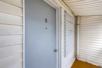 1524 Mechanic St, Unit 5 in Galveston, TX - Foto de edificio - Building Photo