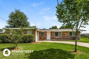 10910 Indies Dr S in Jacksonville, FL - Building Photo