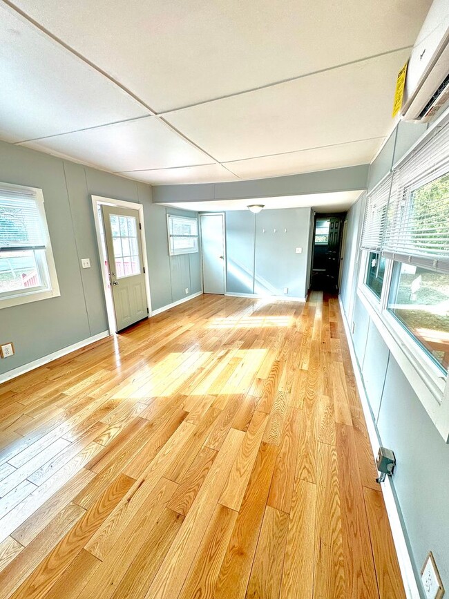 295 Perkins Dr in Hampstead, NC - Building Photo - Building Photo