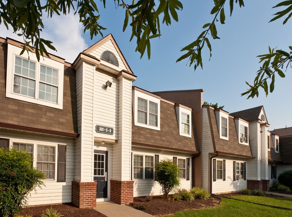 Trellis at Lee's Mill Apartments in Newport News, VA - Foto de edificio