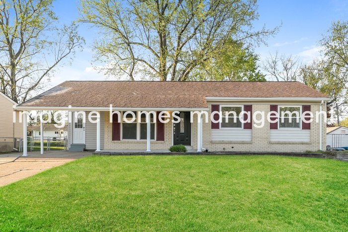 12064 Charleston Dr in Maryland Heights, MO - Foto de edificio