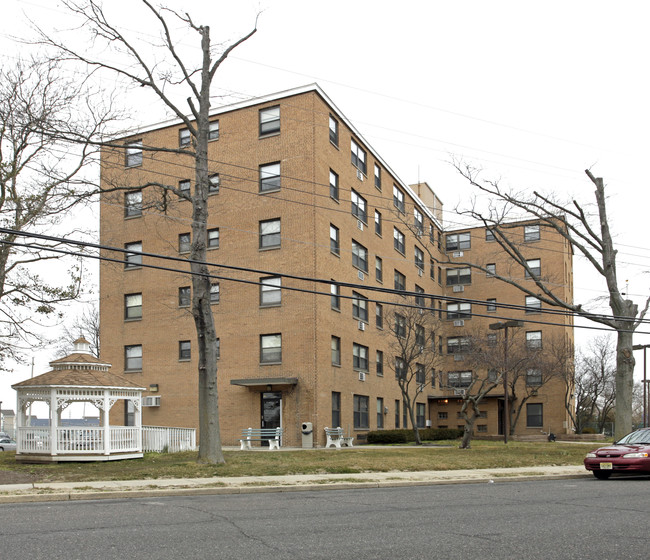 Chester Arthur Apartments in Long Branch, NJ - Building Photo - Building Photo