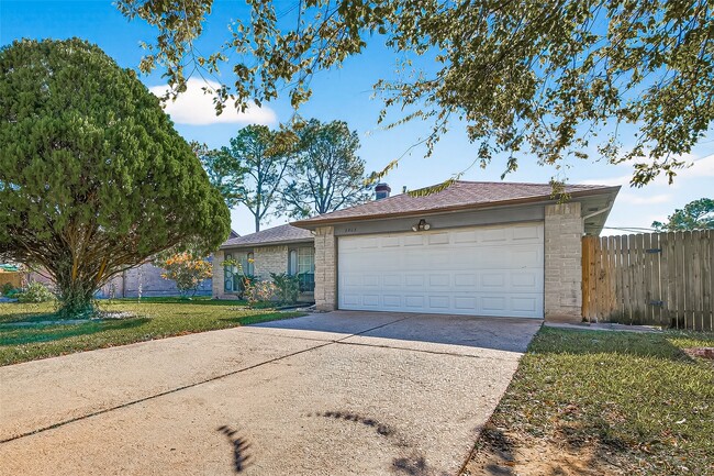 property at 2803 Fir Crest Ct