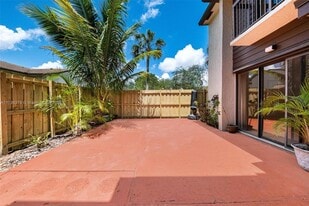 3199 Cocoplum Cir in Coconut Creek, FL - Building Photo