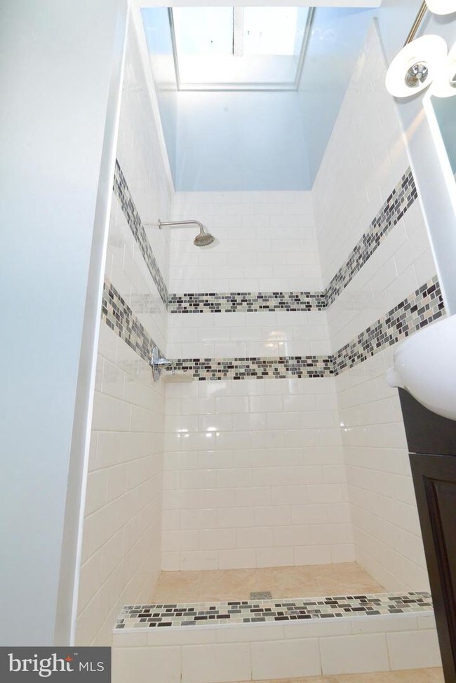 5619 1st Pl NW-Unit -4 in Washington, DC - Building Photo - Building Photo