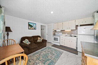 512 Madison Ave, Unit Beachy Hideaway in Cape Canaveral, FL - Building Photo - Building Photo