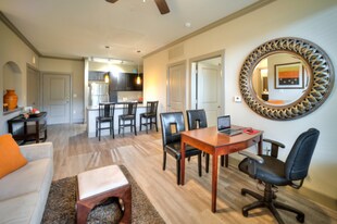 6520 Jamail Dr in Houston, TX - Building Photo
