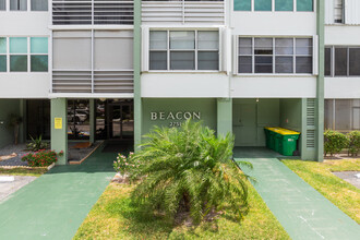 Beacon Building in Hollywood, FL - Foto de edificio - Building Photo