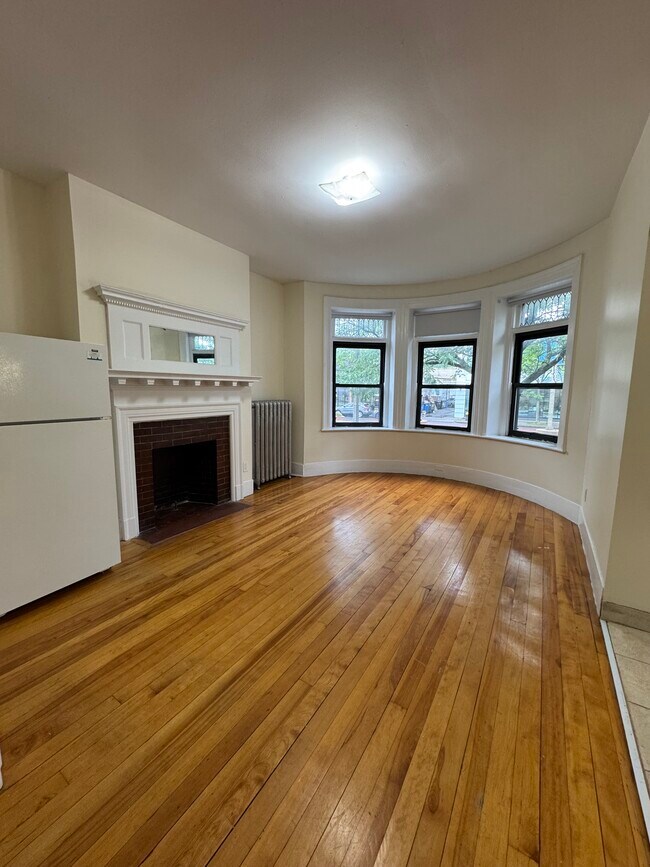39 Brighton Ave, Unit 1 in Boston, MA - Building Photo - Building Photo