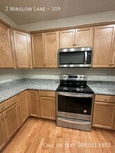 2 Winslow Ln in Grafton, MA - Foto de edificio - Building Photo