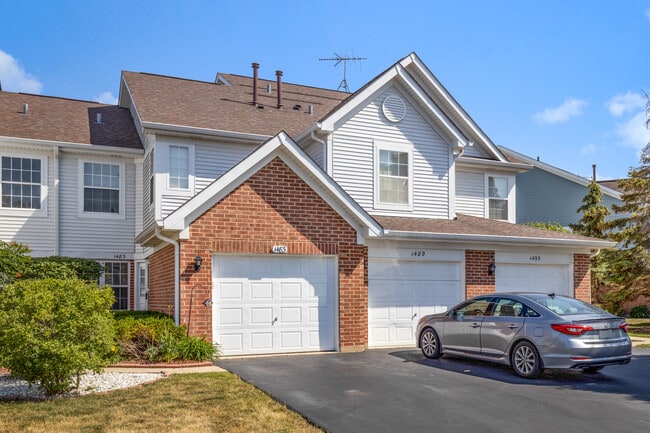 1483 Ashbury Ln W in Roselle, IL - Building Photo - Building Photo