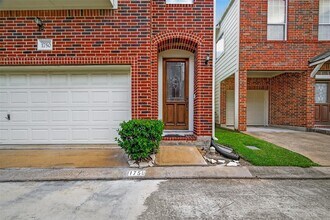 1750 Aden Dr in Houston, TX - Building Photo - Building Photo