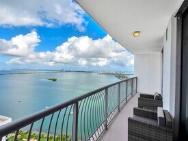 1750 N Bayshore Dr in Miami, FL - Building Photo