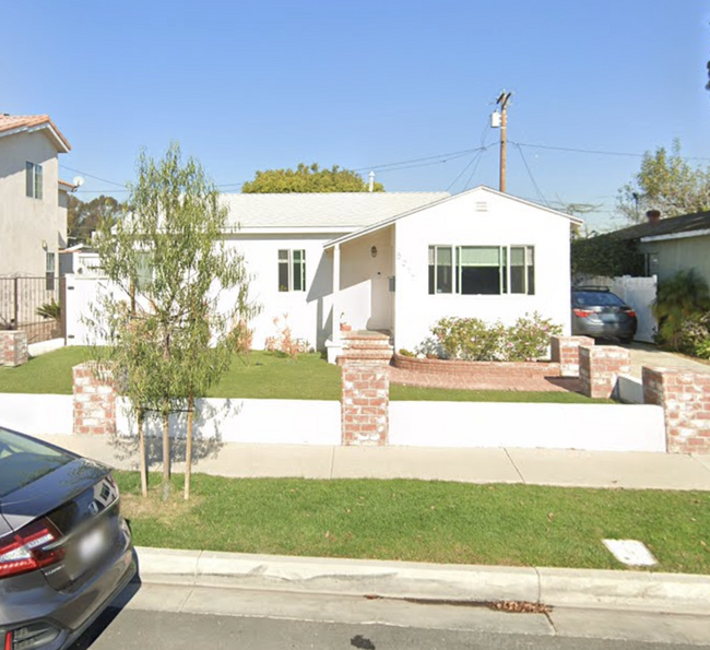 property at 5017 W 123rd Pl