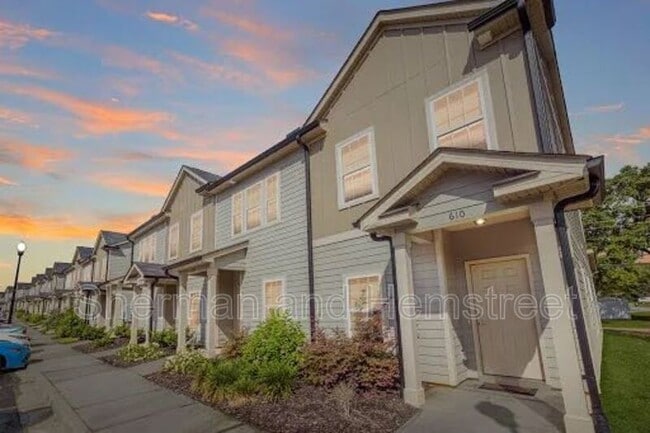 property at 757 Tarvin Cir