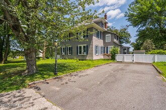 496 W Park Ave in Ocean Township, NJ - Building Photo - Building Photo