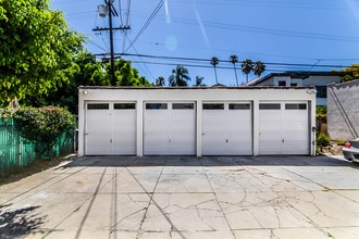 829 N June St in Los Angeles, CA - Foto de edificio - Building Photo