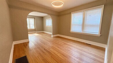 7345 Amherst Ave in University City, MO - Building Photo - Building Photo