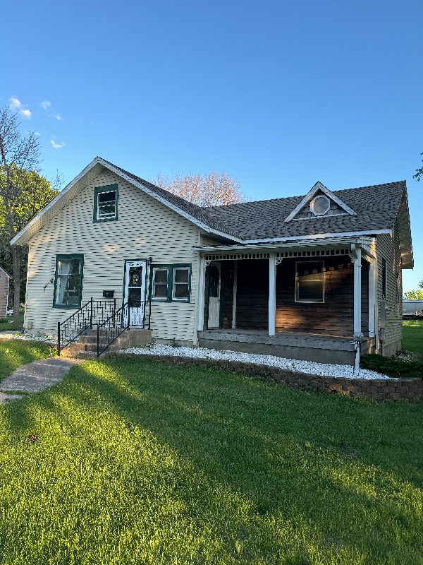 property at 912 1st Ave SE