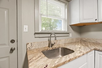 1724 W 19th St in Little Rock, AR - Foto de edificio - Building Photo