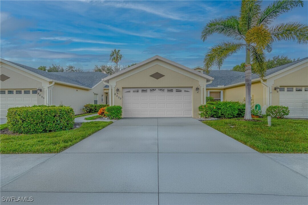 8499 Ibis Cove Cir in Naples, FL - Building Photo