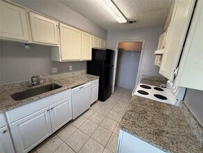 737 Woodland Ct in Kennedale, TX - Building Photo - Building Photo