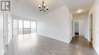 5168 Yonge St in Toronto, ON - Building Photo