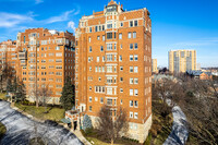 The Walnuts in Kansas City, MO - Building Photo - Building Photo