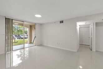 2041 Renaissance Blvd in Hollywood, FL - Building Photo - Building Photo