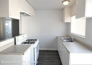 2122 E 10th St in Long Beach, CA - Building Photo - Building Photo