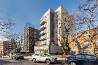 6414 Wetherole St in Rego Park, NY - Building Photo - Building Photo